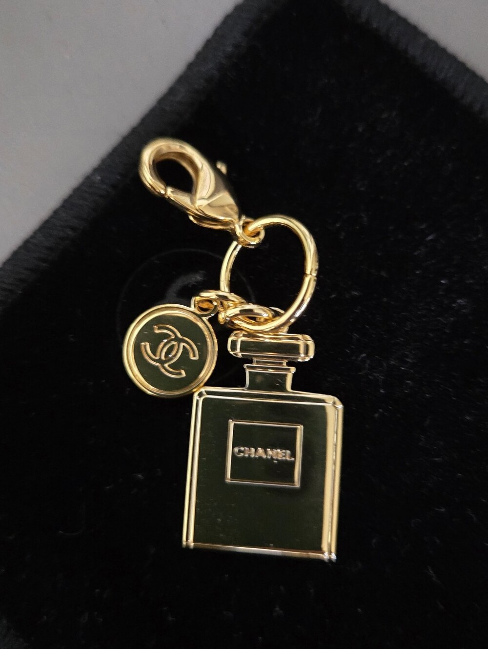 CHANEL CHARM KEY RING